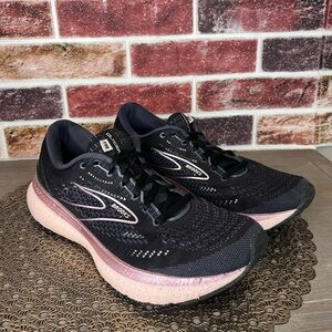 Brooks Women's Black and Pink Running Shoes